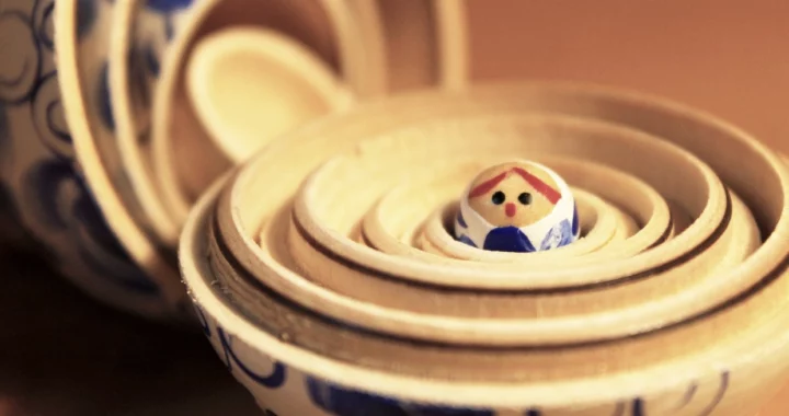 L'intrigue façon poupées russes L'intrigue façon poupées russes